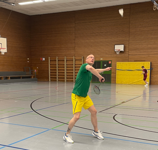 Arne spielt Badminton